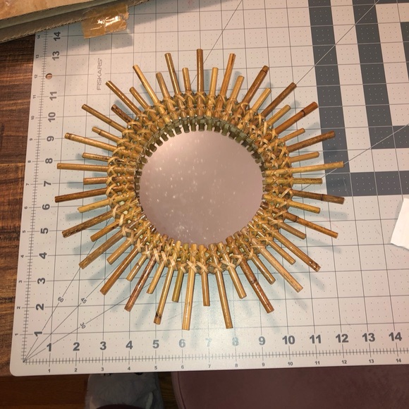 New with Tags in Box Natural Woven Round Mirror - Picture 2 of 4